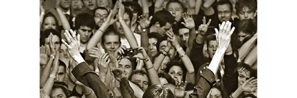 New compilation: ‘Beautiful Ones: The Best of Suede 1992 – 2018’