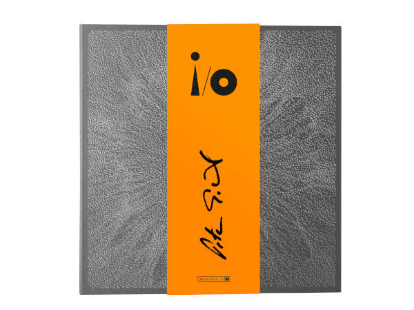 Peter Gabriel's i/o is finally announced for December release date –  SuperDeluxeEdition