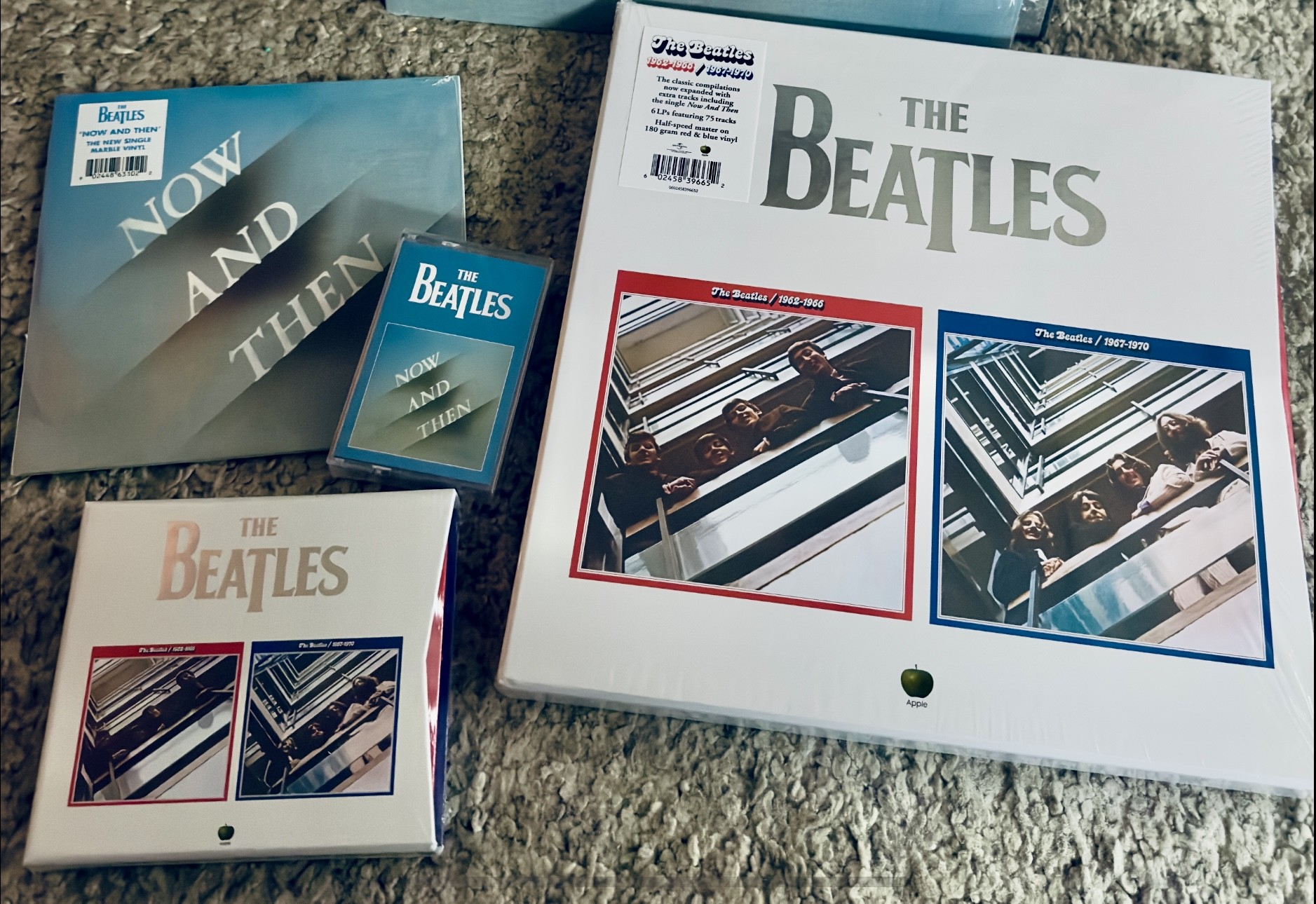 The Beatles / Red and Blue coloured vinyl – unboxed